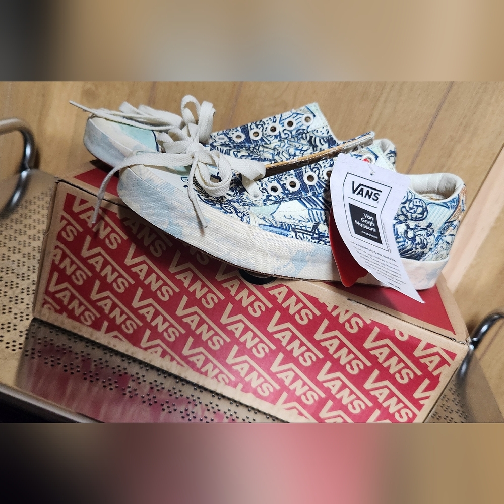 Vans, Vincent VanGogh "old vineyard" - Picture 3 of 7